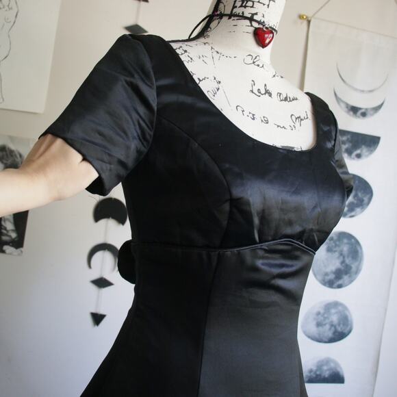 VINTAGE 1990'S WHIMSY GOTH BRIDAL/PROM GOWN - Picture 5 of 9